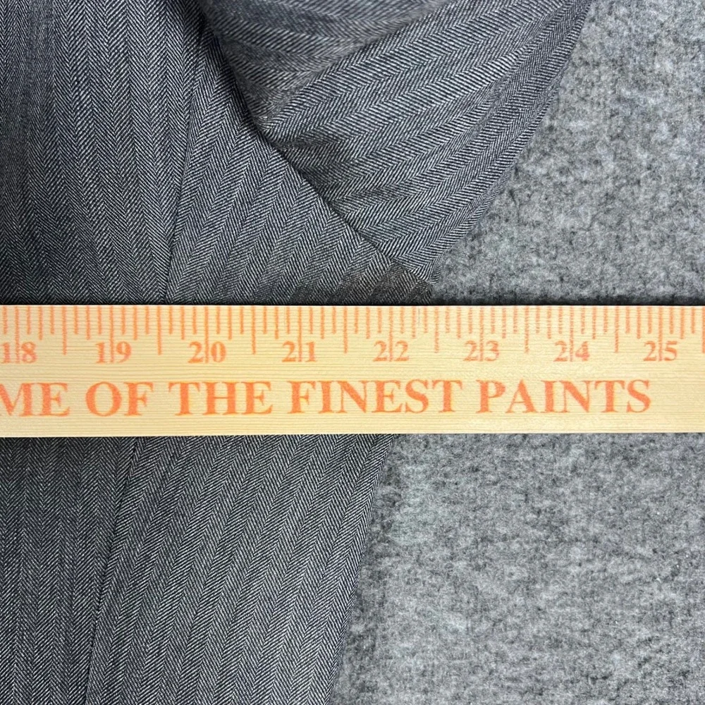 Jos. A. Bank 2-Piece Suit Men's 44S Grey 2-Button Wool Pleated Pants 34x28